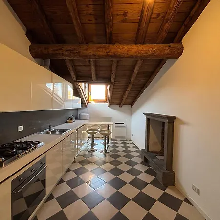 Loft Mansardato Sullo Skyline Di *