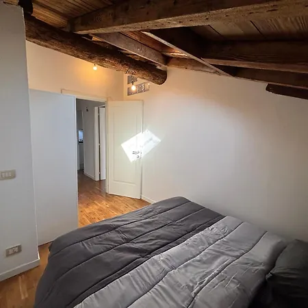 Loft Mansardato Sullo Skyline Di *